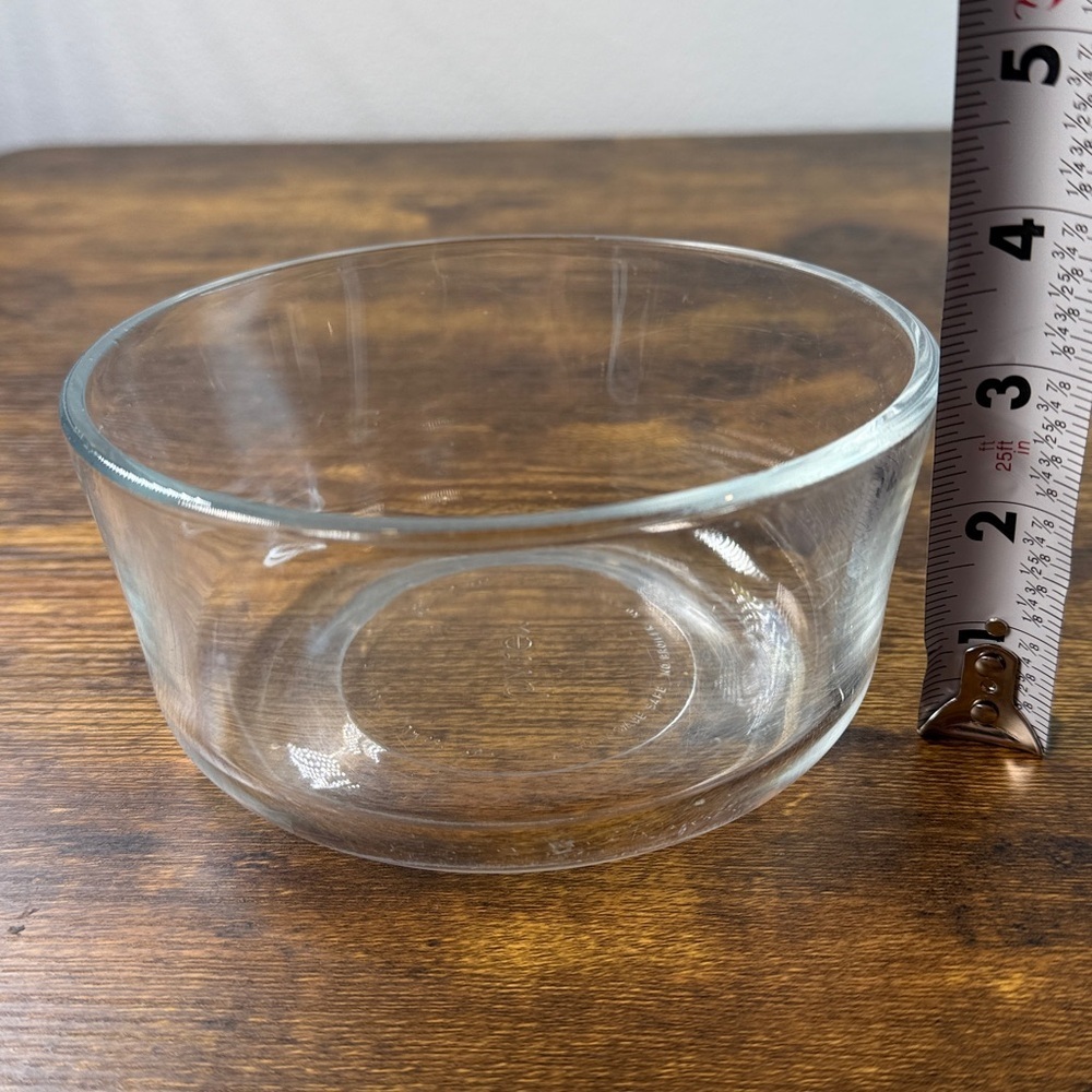 Pyrex Transparent Glass Serving Bowl - Picture 3 of 6